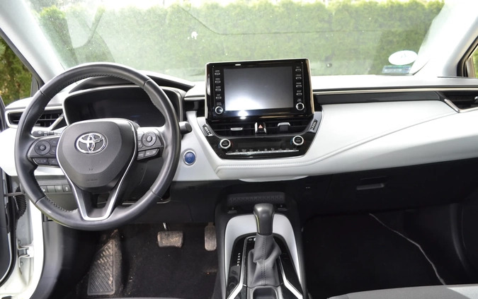 Toyota Corolla cena 74899 przebieg: 128400, rok produkcji 2020 z Strzelno małe 106